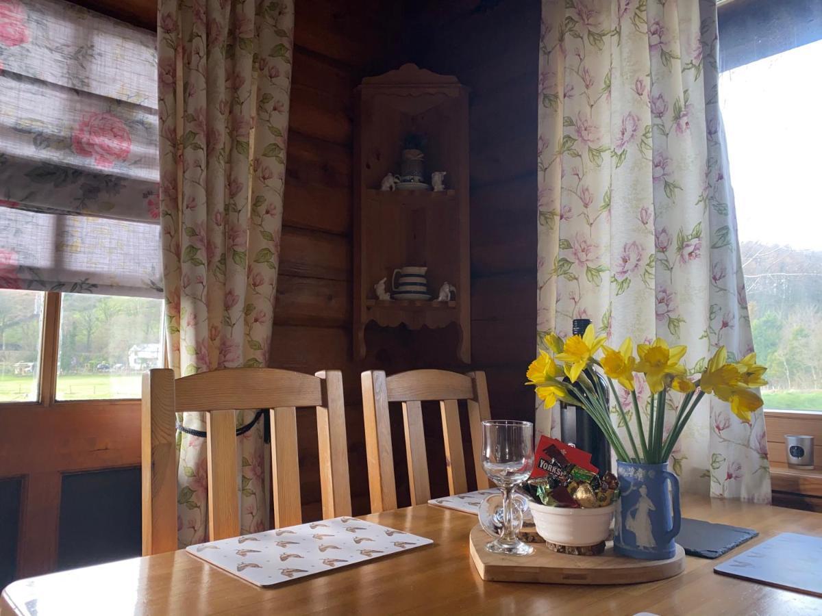 Log Home Village อัลเวอร์สตัน ภายนอก รูปภาพ